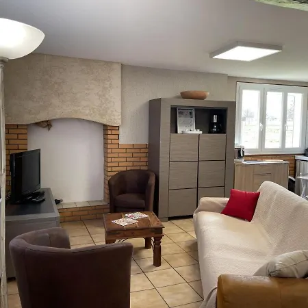 Familial A La Ferme Avec Terrasse - Chevaux, Poneys, Proche Montlucon Et Thermes Neris Les Bains - Fr-1-489-430